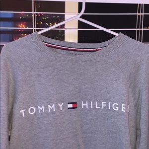 GRAY TOMMY HILFIGER CREW NECK